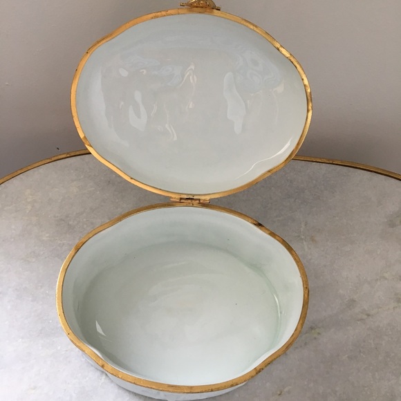 ❤️Sold❤️VTG Limoges porcelain cherub trinket box - Picture 3 of 8